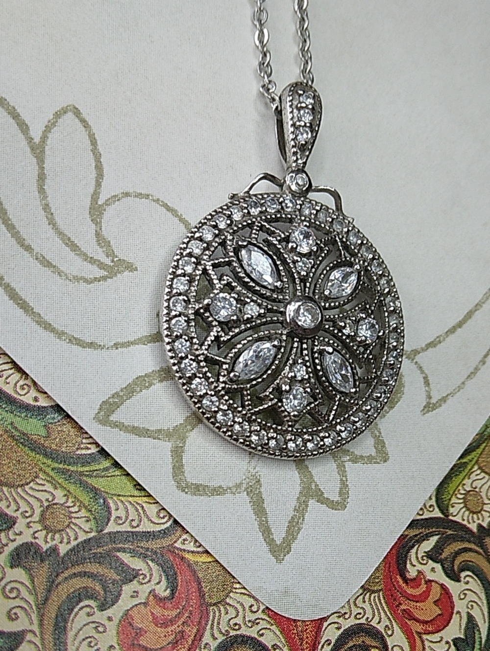 Sterling Silver 925 Medallion Pendant with Faceted Crystals Necklace - Picture 6 of 7